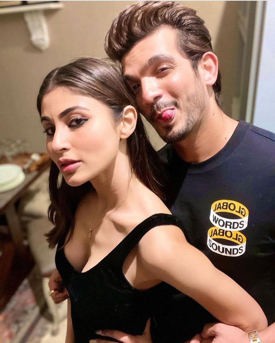ebollywoodhub's tweet photo. #TuesdayTrivia : Name the show Mouni &amp; Arjun starred in😍
.
.
#mouniroy #arjunbijlani #mouni #arjun #mauni #mauniroy #naagin #naagin5 #Ebollywoodhub #Bollywood #bollywoodactress #bollywoodnews https://t.co/0IgsYoHE9w