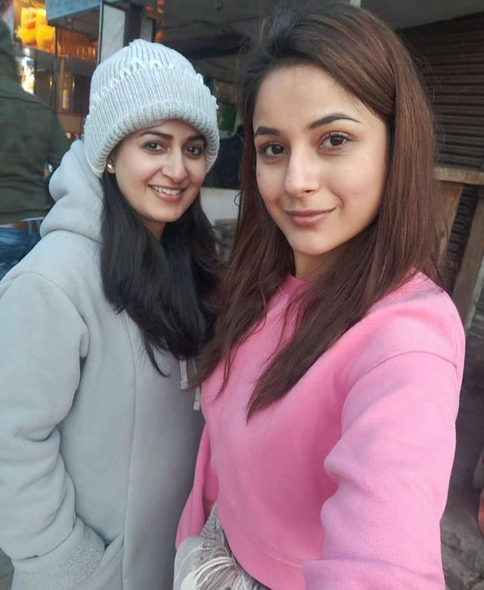 ebollywoodhub's tweet photo. Latest clicks of @shehnaazgill from Kashmir💗
.
.
#shehnaazgill #shehnaazgill💘 #shehnaz #shehnaazkaurgill #shehnaazians #SidNaaz #Ebollywoodhub #biggbiss #biggboss14 #bollywood https://t.co/jkHmCL1mUN