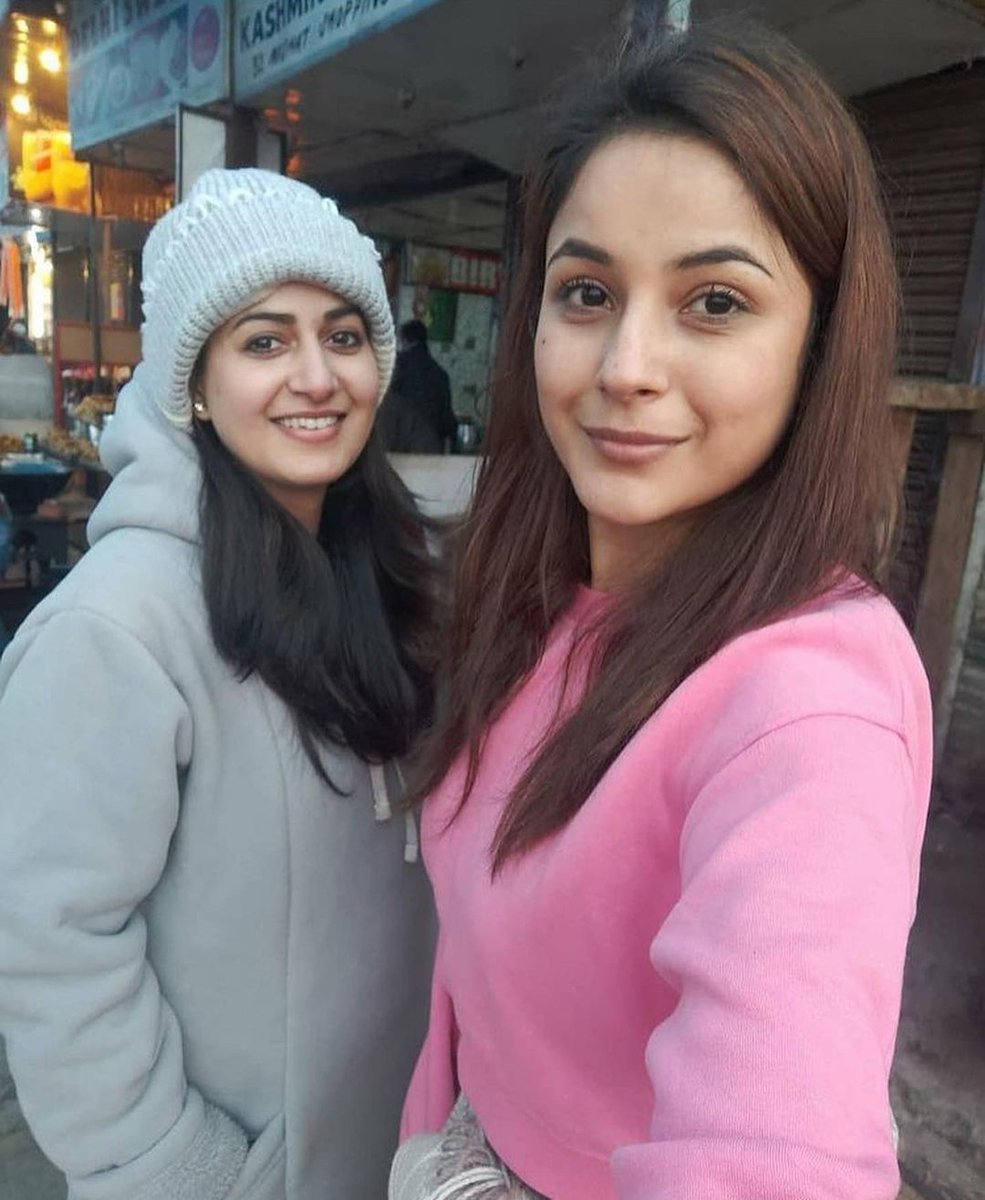 ebollywoodhub's tweet photo. Latest clicks of @shehnaazgill from Kashmir💗
.
.
#shehnaazgill #shehnaazgill💘 #shehnaz #shehnaazkaurgill #shehnaazians #SidNaaz #Ebollywoodhub #biggbiss #biggboss14 #bollywood https://t.co/jkHmCL1mUN