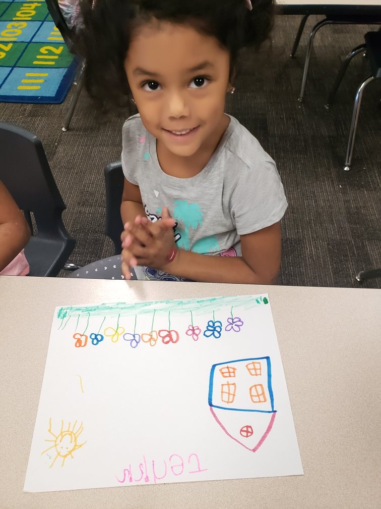 DuirdenJennifer's tweet photo. Lot's of learning through play in our centers. Check out those smiles 😃 @HumbleISD_HE https://t.co/F1TGFcdLWv