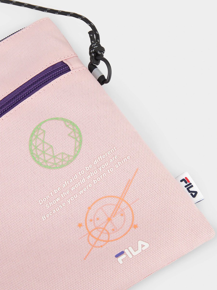 NevermindPJM's tweet photo. สุ่มแจก (เฉพาะฟลว.)

BTS Voyager กระเป๋าสะพายข้างมีซิป - สีชมพู 2 รางวัล

ประกาศผล 15:00 น. https://t.co/8SZIbSjBy0