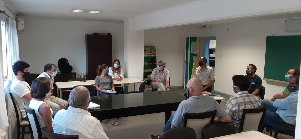 JUReynoso's tweet photo. Hoy estuvimos reunidos en la conjunción y construcción Público/Privado que nos brinda el #CEFER, trabajando a favor de la Educación Superior nuestro Distrito #FAUBA https://t.co/DdQ8IOJ9Ue