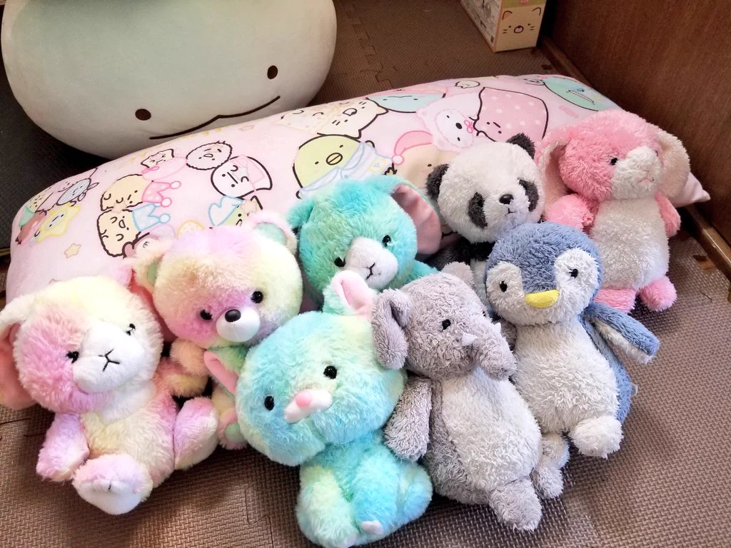 @yesyesyoung うちには全員います
新しい子見かけたらすぐお迎えしたくなるかわいさですよね 
