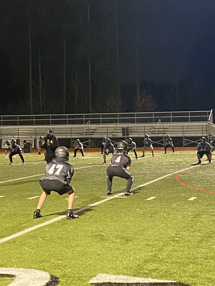 tgoff150's tweet photo. Back at it!! Beautiful night for a football practice!! #ReturnofthePanthers #ForeverTeal #MaskUp2Play https://t.co/ULDxhuagTa