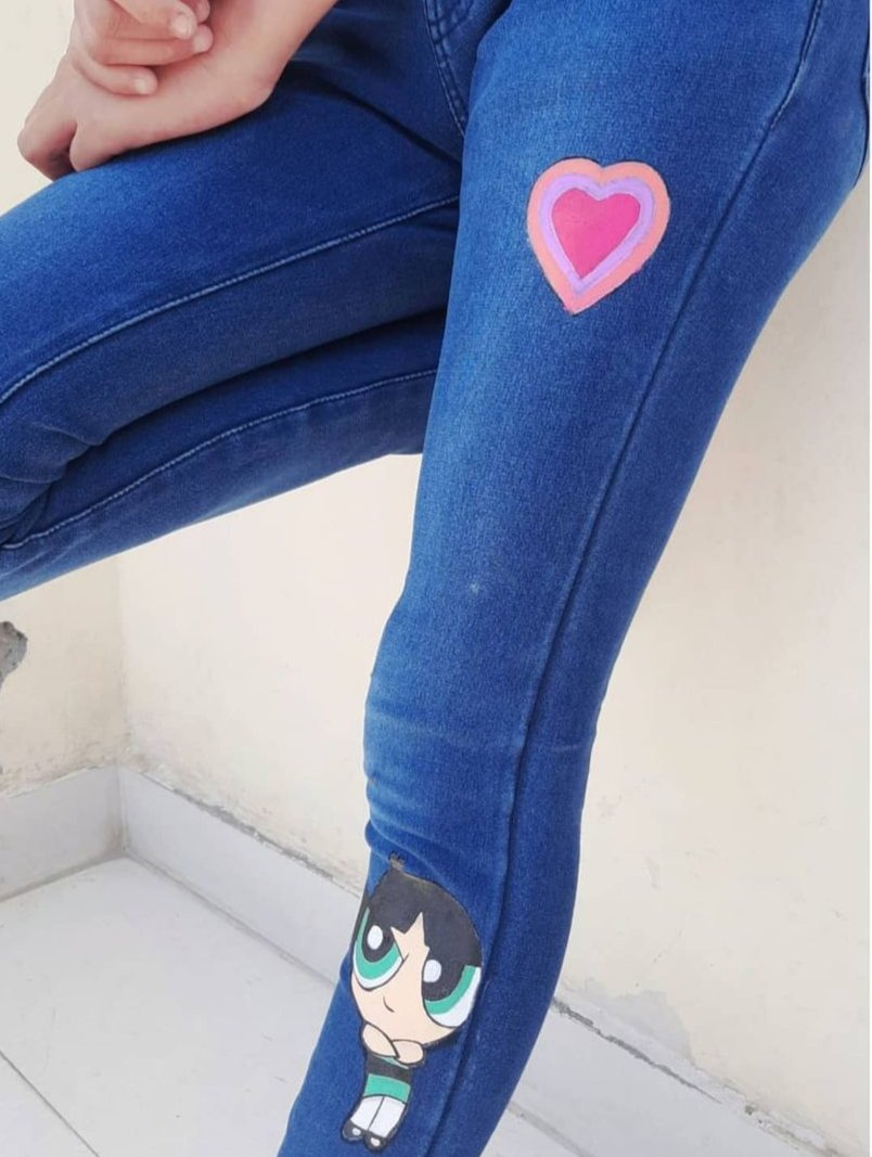 sketch_by_nancy's tweet photo. Jeans 👖 designed and paint❤️❤️
Hope you like it 🤗
Use: Acrylic paint
follow:@sketch_by_nancy
#jeansdesign #jeanspainting #acrylicpainting #arcylic #jeans #jeanslovers #powerpuffgirls https://t.co/IJRMWvyRs5