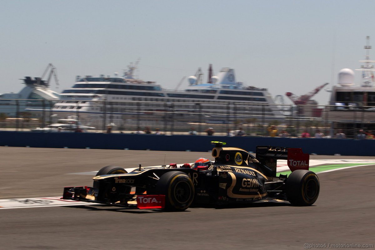 nicklasjohnath1's tweet photo. #wallpaperwednesday; Lotus F1 Team at the 2012 F1 Grand Prix of Europe in the streets of Valencia, Spain.
.
#lotus #lotusf1team #lotusrenault #renaultsportf1 #f1 #f12012 #europeangp #gpofeurope #valencia #spain https://t.co/yQCVH3PaI6