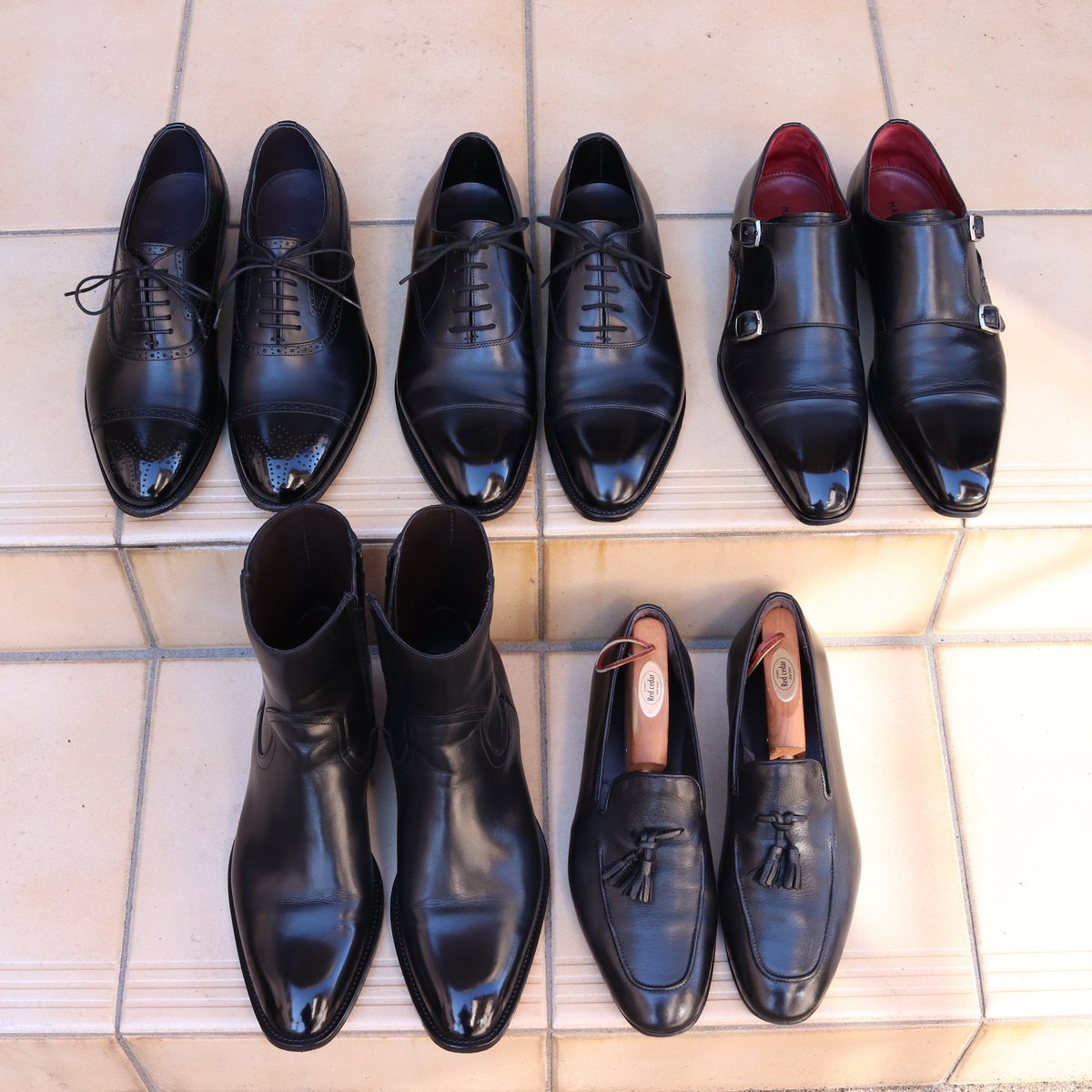 rukakamiya's tweet photo. ここ2ヶ月で靴を5足買うって自分が解せぬ🙄
JOHNLOBB純正ツリー買わなきゃ……
#JOHNLOBB
#RAYMER
#MAGNANNI
#ANDREAFERRI https://t.co/xejwFFVMft