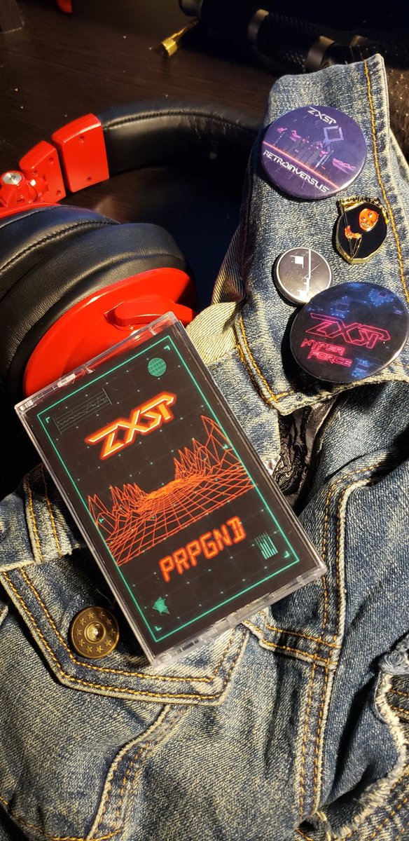lucifealpha's tweet image. Got my new @zxspunk album with some dope ass buttons for my daily hesher gear.
#synthwave #retrosynthwave #80s