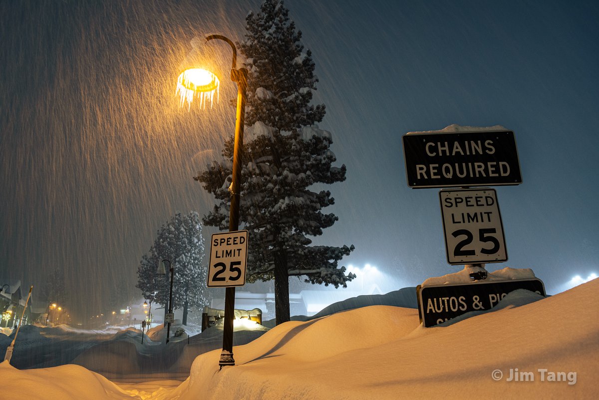 Some of the heaviest snow of the event fell Wednesday evening after the sun went down. It was a treat watching the heavy snow fall over the streetlights in the city. 3/8