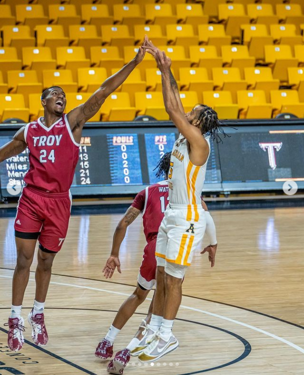 EFSCMensBB's tweet photo. @nstampley was TERRIFIC for @TroyTrojansMBB in their win!!!!! He led the team in scoring (17 points) while also collecting 4 rebounds and 2 blocks!!!!!!! #TitansAtTheNextLevel #EFFamily https://t.co/VyTyPXcB1K