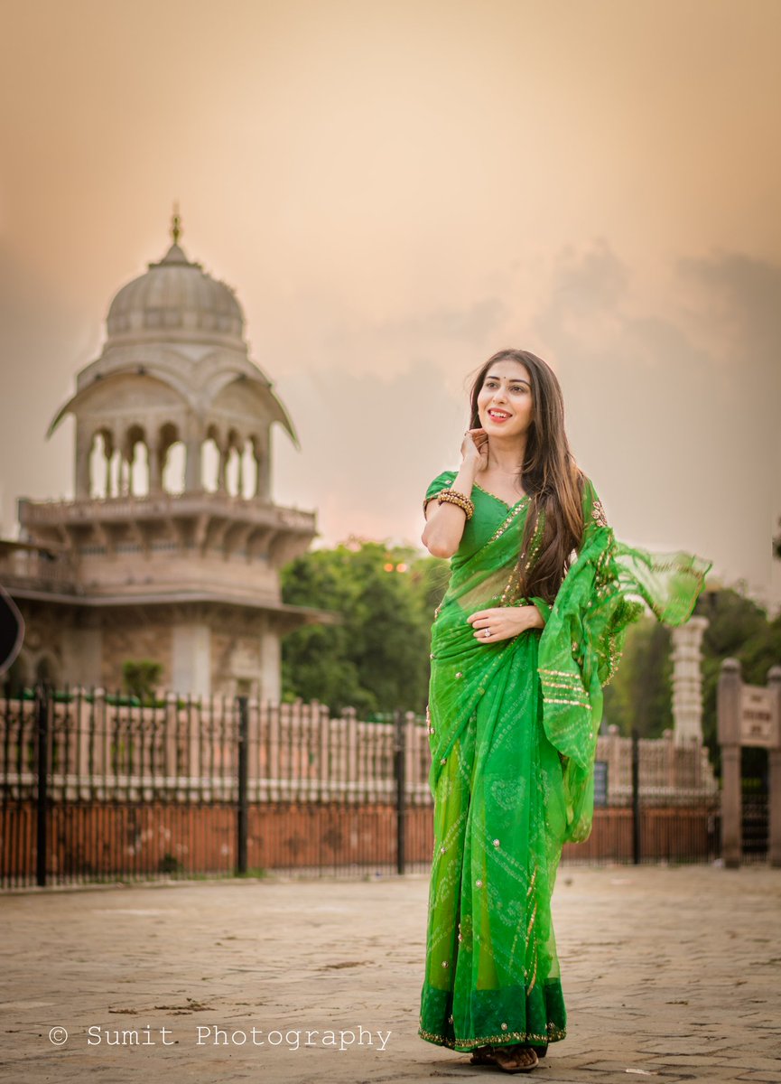 SumitFotography's tweet photo. Lets flip to Traditional 🤩
@rumasharmaa
#Sumitphotography #Rumasharma #bollywood #Actor #travel #traditional #alberthall #jaipur #rajasthan #IncredibleIndia #saarilover #WednesdayMotivation #Wednesdayvibe
@NikonIndia @my_rajasthan @incredibleindia @NGTIndia @NatGeoPhotos https://t.co/QMOroYUbAV