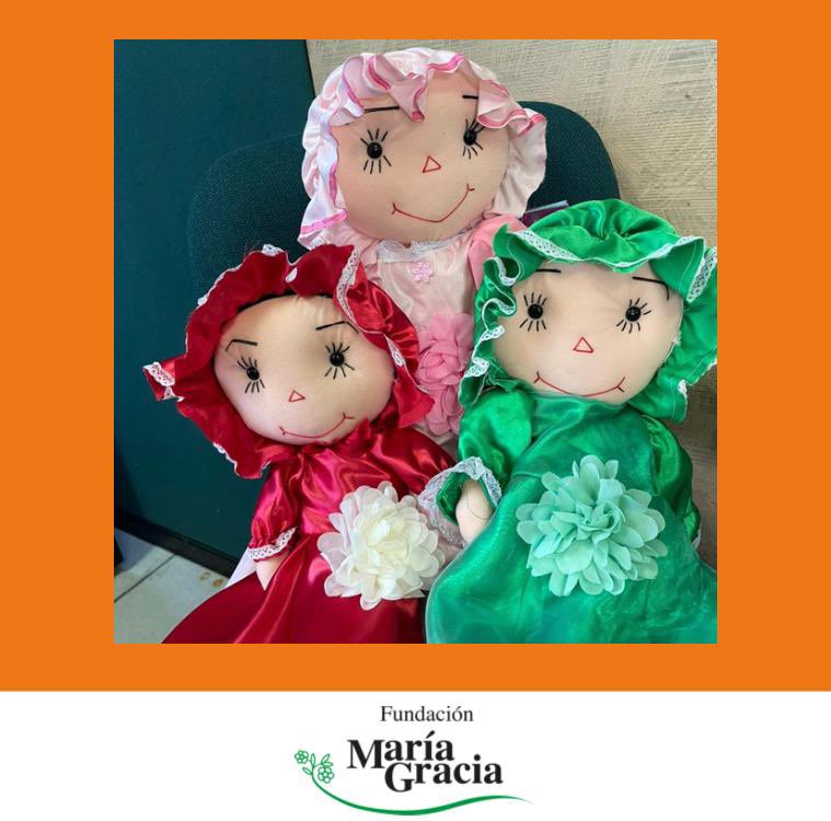 FundMariaGracia's tweet photo. Queremos presentarles este emprendimiento q con mucho esfuerzo sacan adelante a una madre y su hija para pagar tratamiento oncológico. 
( hija 14años)
Estas muñequitas hechas a mano y mucho amor cuestan $20 ✅ Aprovecha y pasa por su cuenta en @creativasY súmate a esta ayuda . https://t.co/vFPqgI2eiP