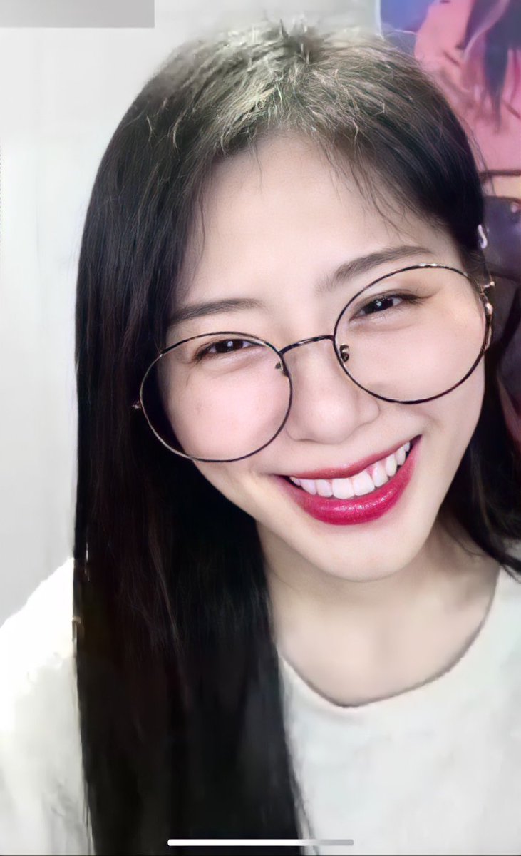 minseulthinker's tweet image. hello!! this is a new account dedicated to thinking about dreamcatcher’s and loona’s leaders, #minji and #haseul!!! please help rt to spread awareness &amp;lt;3