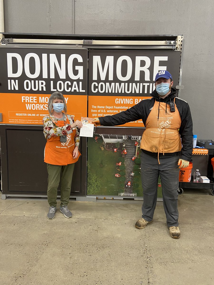 HC Brenda taking the time to thank Scott for consistently rocking the lot and always being a team player. Thank you Scott and Brenda!!!! #bigmean4718 <a href="/Katie_S_Slack/">Katie Slack</a>