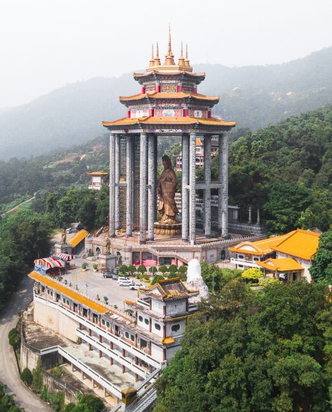 pagoda, the Pagoda of Rama VI (also called Pagoda of Ten Thousand Buddhas) which has 10,000 alabaster & bronze statues of Buddha and there's also a 120 ft tall bronze statue of Guanyin (Kuan Yin) the Goddess of Mercy.