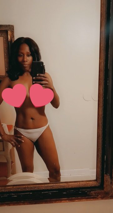 I'm sexy and I know it...when im taking a mirror selfie.  #tuesdaymotivations https://t.co/pvEhnUu2P