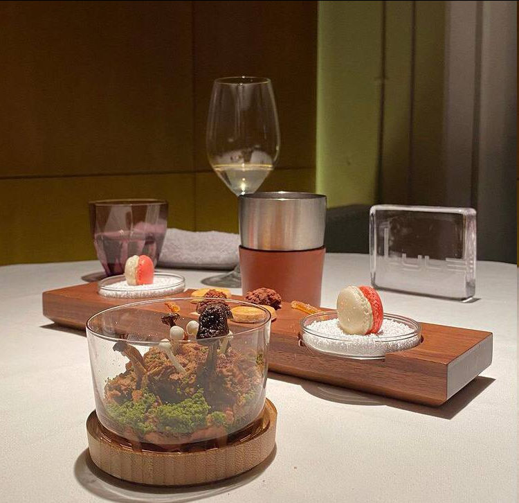 白川 浩司 Auf Twitter 近未来な食事をした気がします 笑 50年とかになったら ドラゴンボールに出てくるセンズみたいなものも出てきそう 笑