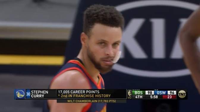 BleacherReport's tweet photo. Steph adding to the record books 🔥 https://t.co/lAhLMs54ZN