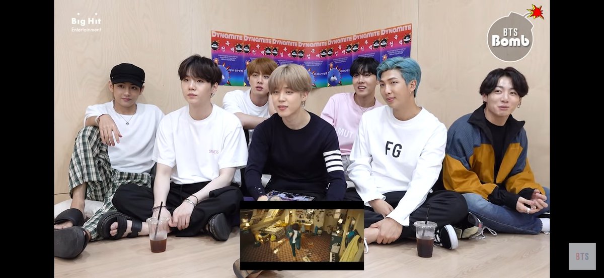 Did i watch this clip many times over just to get the exact moment they took? Why yes, yes i did.And cropping for a close up works to support that weird narrative coz if u zoom out u'll see the argument does not hold water