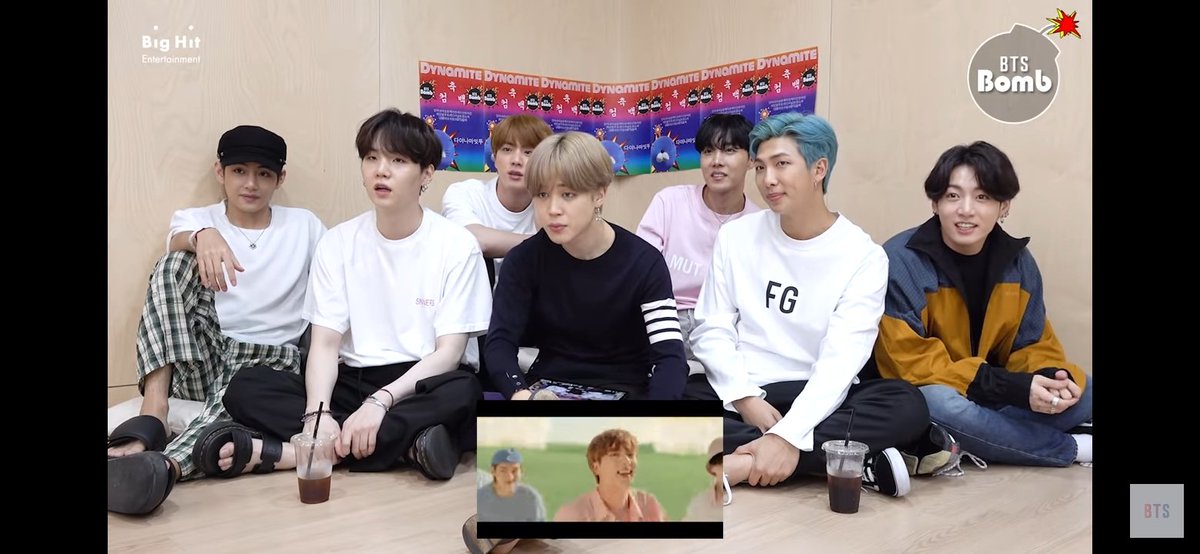 Did i watch this clip many times over just to get the exact moment they took? Why yes, yes i did.And cropping for a close up works to support that weird narrative coz if u zoom out u'll see the argument does not hold water