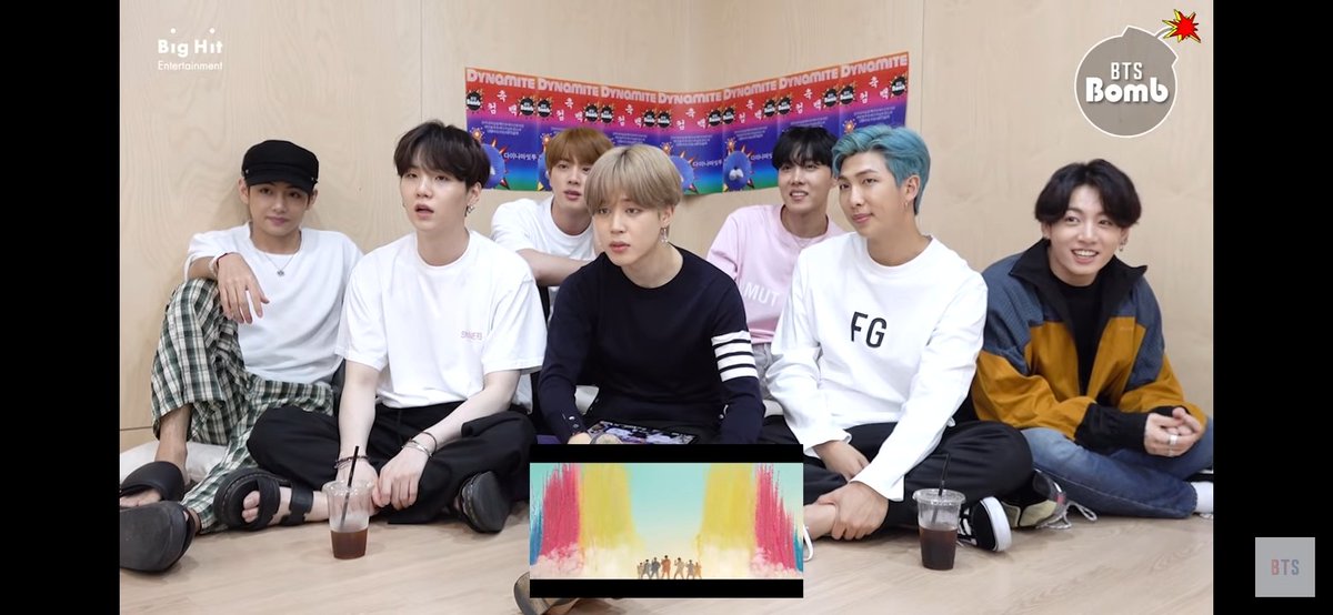 Did i watch this clip many times over just to get the exact moment they took? Why yes, yes i did.And cropping for a close up works to support that weird narrative coz if u zoom out u'll see the argument does not hold water