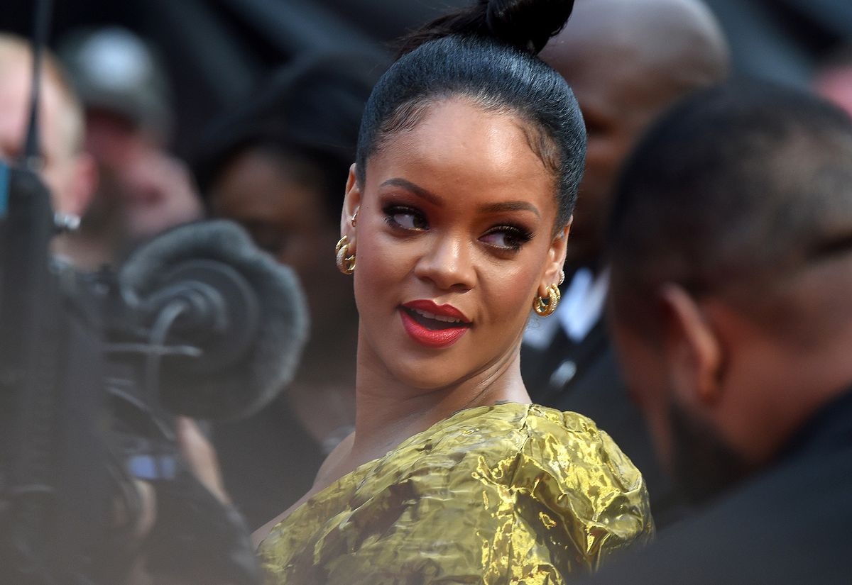 business's tweet photo. Rihanna and Greta Thunberg draw global attention to Indian farmers’ fight against the government’s new agriculture laws https://t.co/qZFATsYg4L https://t.co/vw213t134L