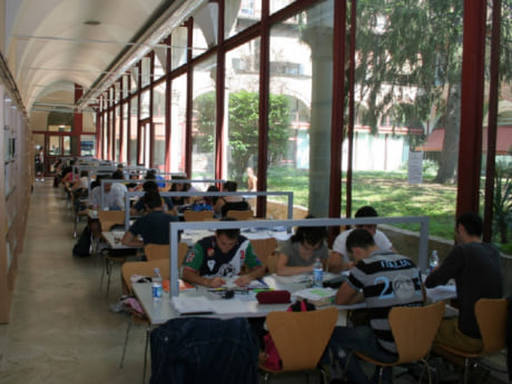 unisiena's tweet photo. Aperto fino al 10/2 il bando di #tutorato per il “#FoundationCourse” della Scuola SEM!
Possono partecipare gli iscritti per l’a.a. 2020/21:
✅al I e II anno fino al I anno fuori corso dei corsi di laurea magistrale della Scuola SEM
✅al Dottorato Economics
https://t.co/Hg1IngkEIt https://t.co/9jaRhtKTlR