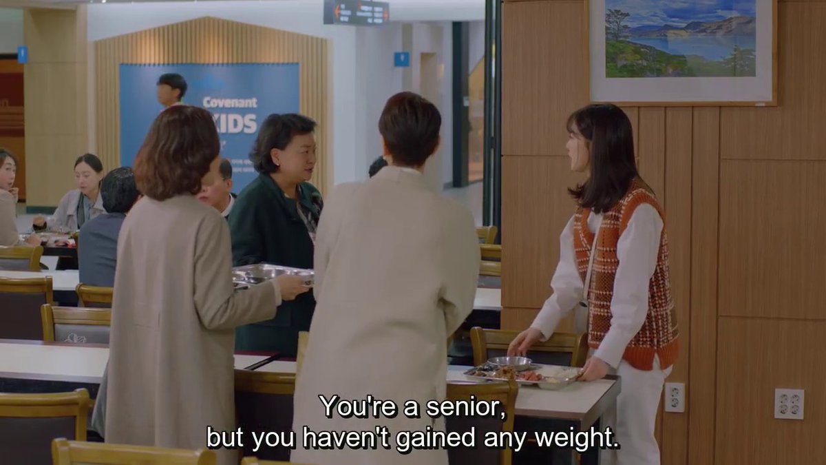 Sometimes we (even me myself) are just so prone to compliment others by comparing instead of simply complimenting. In  #RunOnEp5 where Yechan and her mom greeted her mom's acquaintances, tho the aunties were giving her complimentary, she was taking it awkwardly-