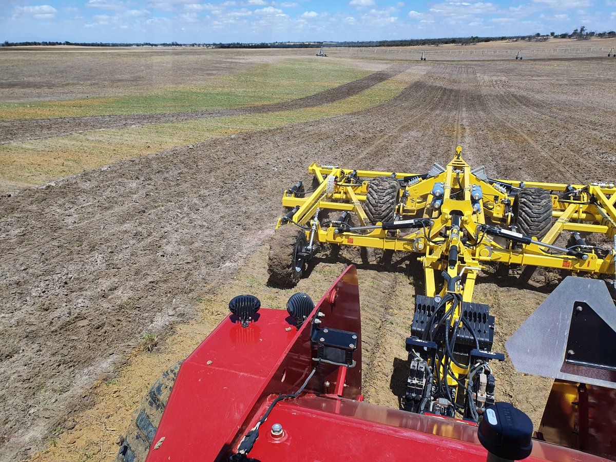 Had the Bednar Terraland out working in various soil types this week, doing an excellent job of mixing clay into deep sand and raising clay in shallow soils. Still taking bookings for 2021 contracting. Ph Simon 0428 411 118 
#bednar #terraland