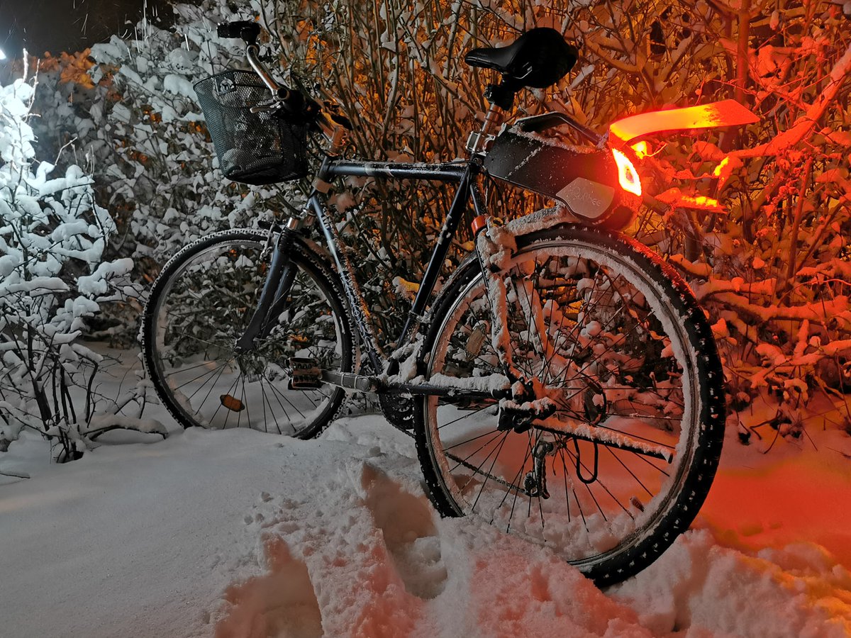 RubbeeDrive's tweet image. Rubbee X. Winter edition. ❄️🚴‍♂️⚡
Don't forget to join #WinterBikeALoopza next Friday and ride Your bike to work!

#rubbee #ebike #Bikes #ElectricVehicles #electricbike