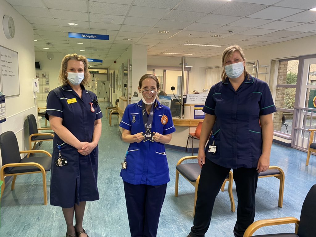 PathwayTara's tweet photo. A fantastic and throughly well deserved #cavellstaraward 💫 this morning @CUH_NHS for one of our nurses @rosiehospital who has done some amazing work developing a clear face mask, @EmmaAyling4 who lip reads herself has strived to develop this mask to improve communication 👏🏼 https://t.co/j0zOEhU1rp