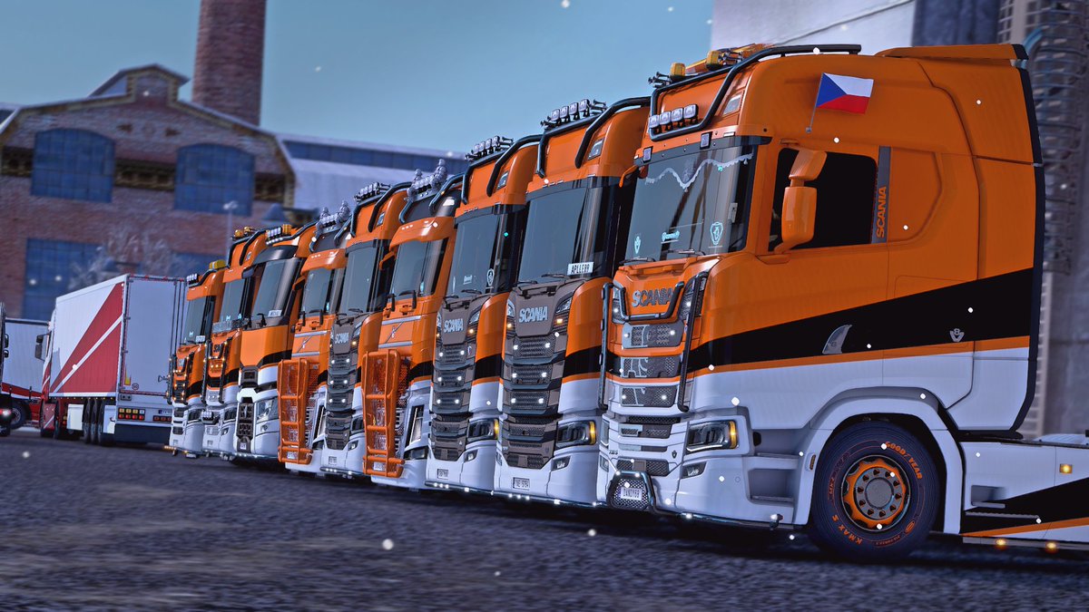 CraftMAN_CZ's tweet image. A few 📷photos from yesterday&apos;s @redlinecargovtc 🚛convoy.