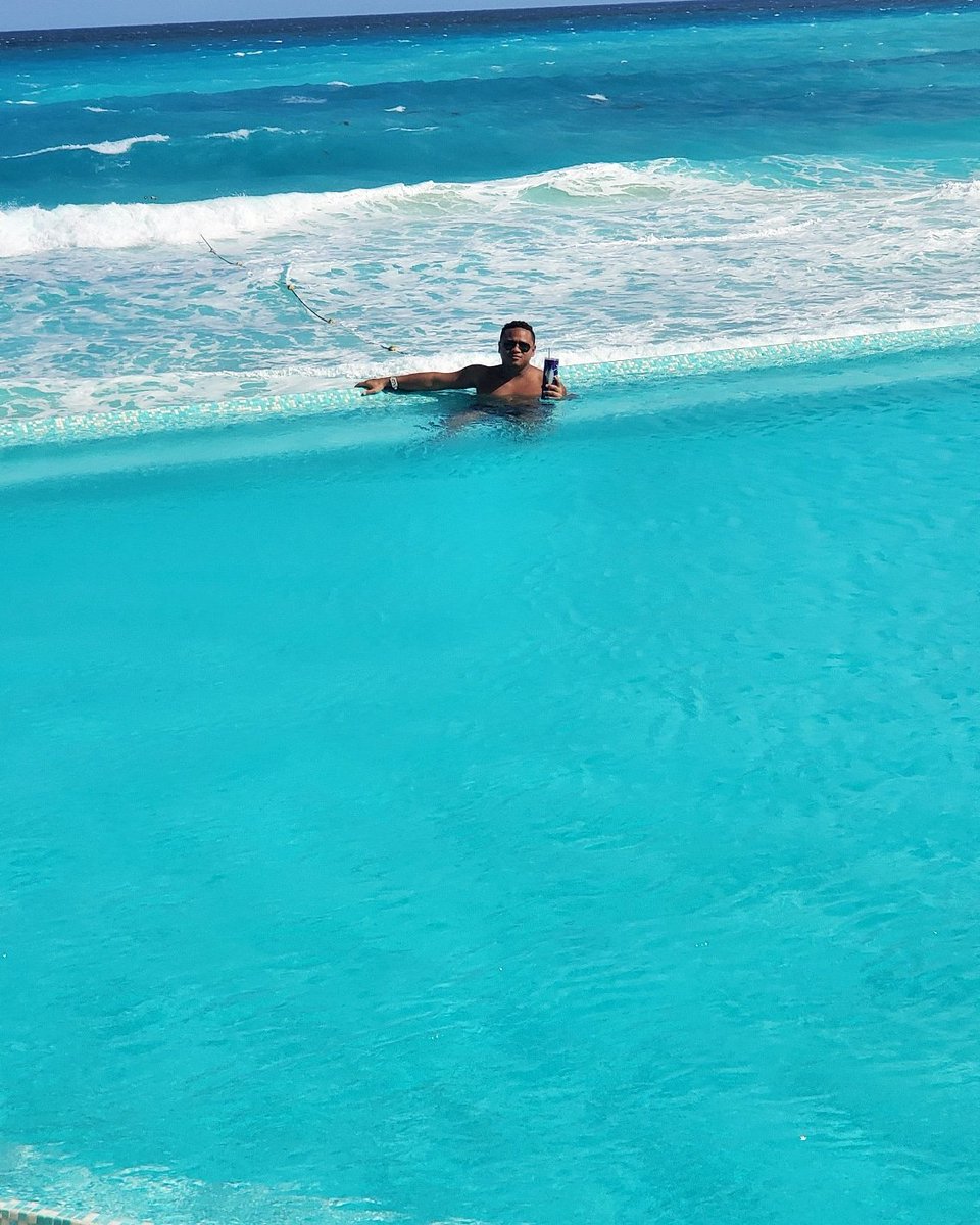 ceddyx's tweet photo. 🌡☀️
Yep, cancun againnnn
#sunpalacecancun #infinitipool https://t.co/iEhgcZYf7j