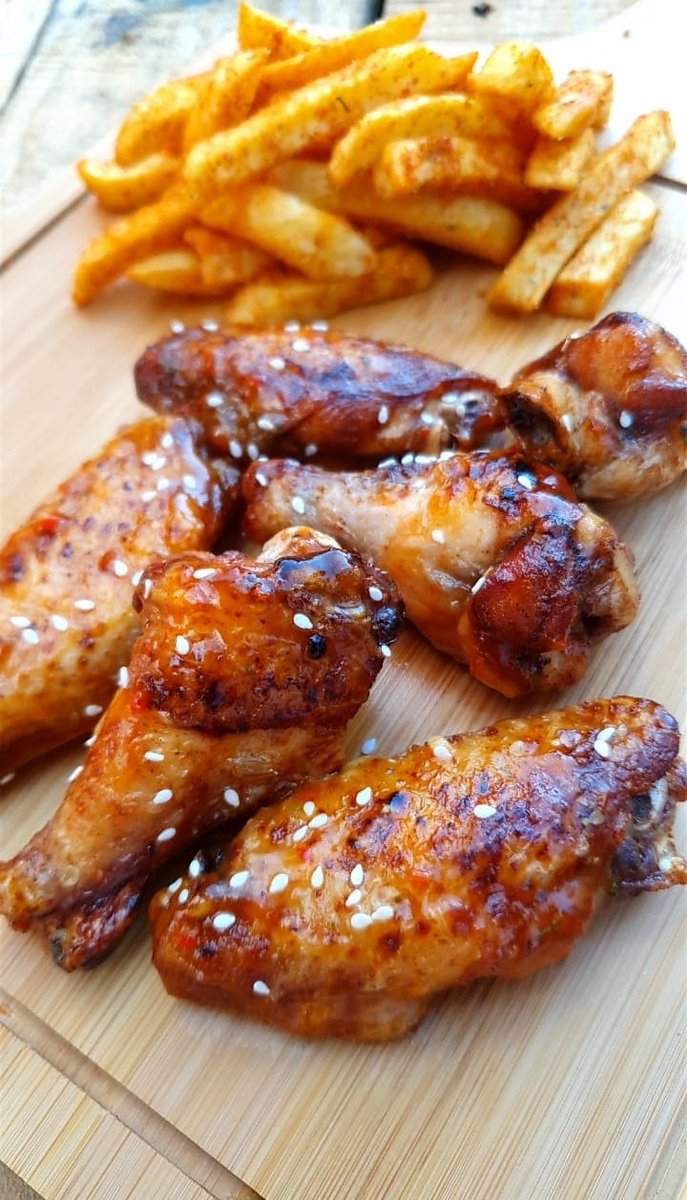 TheburgeryardZA's tweet photo. Winging it on a Wednesday π€
Wednesday are for wings in our yard... Wozodla nathi π
We take π΅ and π³
Delivery via Thol'igawulo
#Wednesday #Wings #TheBurgerYardZA #SideOfFries https://t.co/rvYVUNIYqu