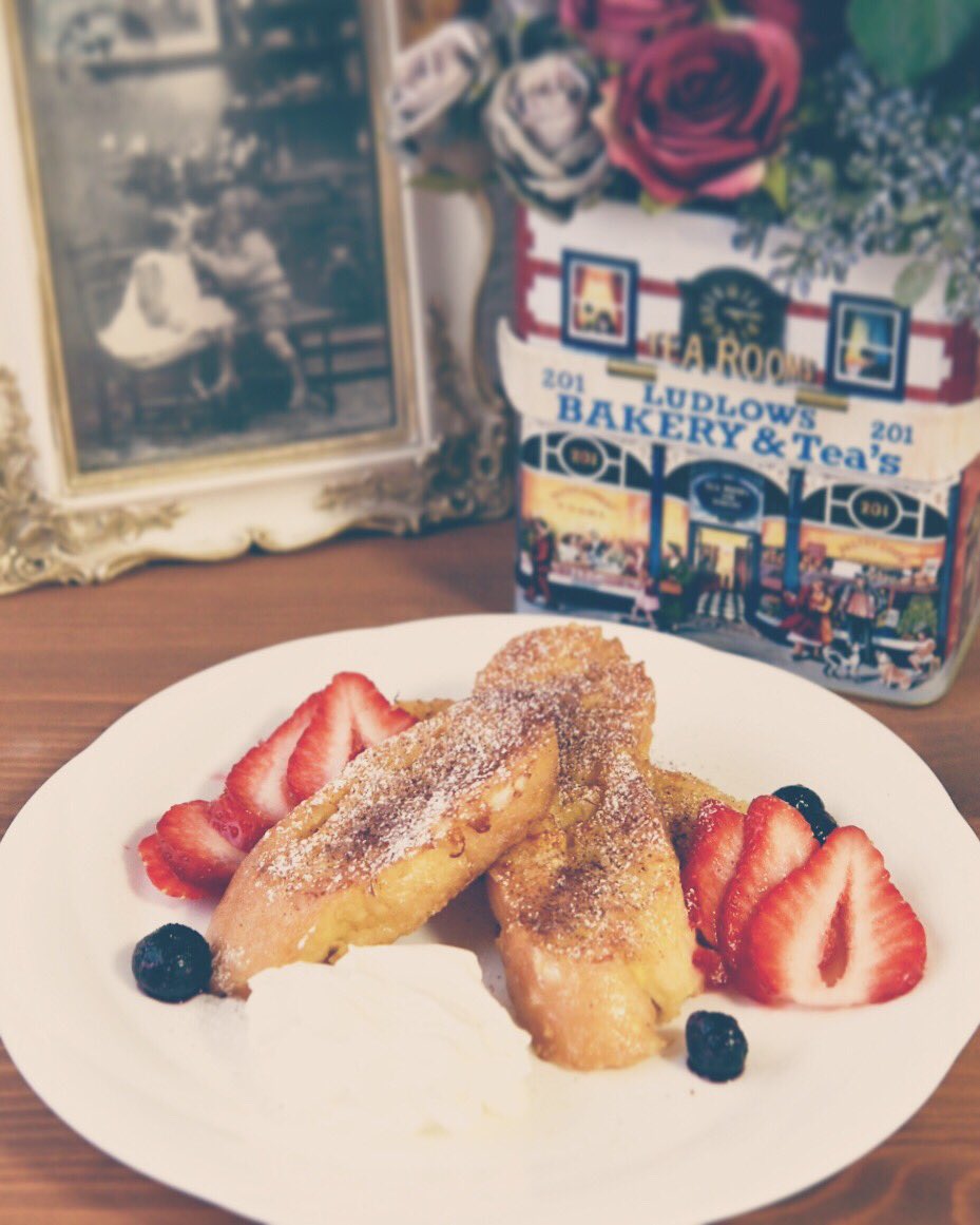macoto_girl's tweet photo. おやつ。
フレンチトースト。
カカオパウダーもかけてみた。
仕事追い込み。
週末のアレンジティーが決まらない。
#teaore #tea #ティータイム #フレンチトースト #おやつ https://t.co/RSDdRmCudH