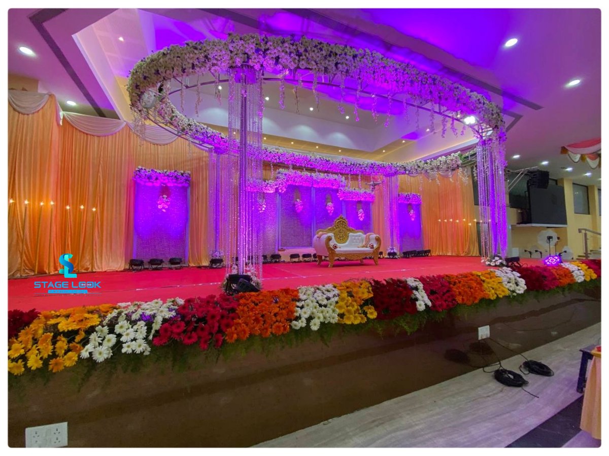 ProductionsLook's tweet image. Dreamy Day Stage Decors in purple hues with fresh flowers and crystal chandeliers.

Have a Wedding coming up?? Then plan your event with us! For enquiries DM or reach us @9804747377 for bookings.

Visit: stagelookproductions.com

#wedding #weddings #weddingflowers #weddingdecor
