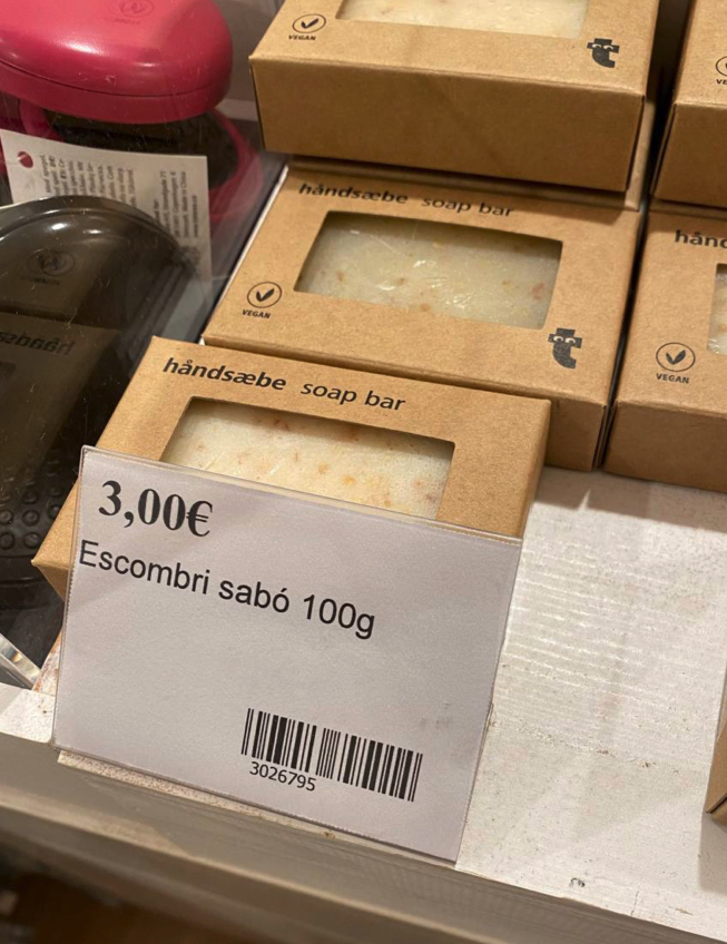 etfelicitofill's tweet photo. Monogràfic de traduccions literals d'una coneguda botiga de regals i complements molt xulos i molt barats, que és de Copenhaguen i té nom d'animal volador en anglès 🐅 

📻 Ho comentem ara a @laprimera105! https://t.co/5opacUqxbD