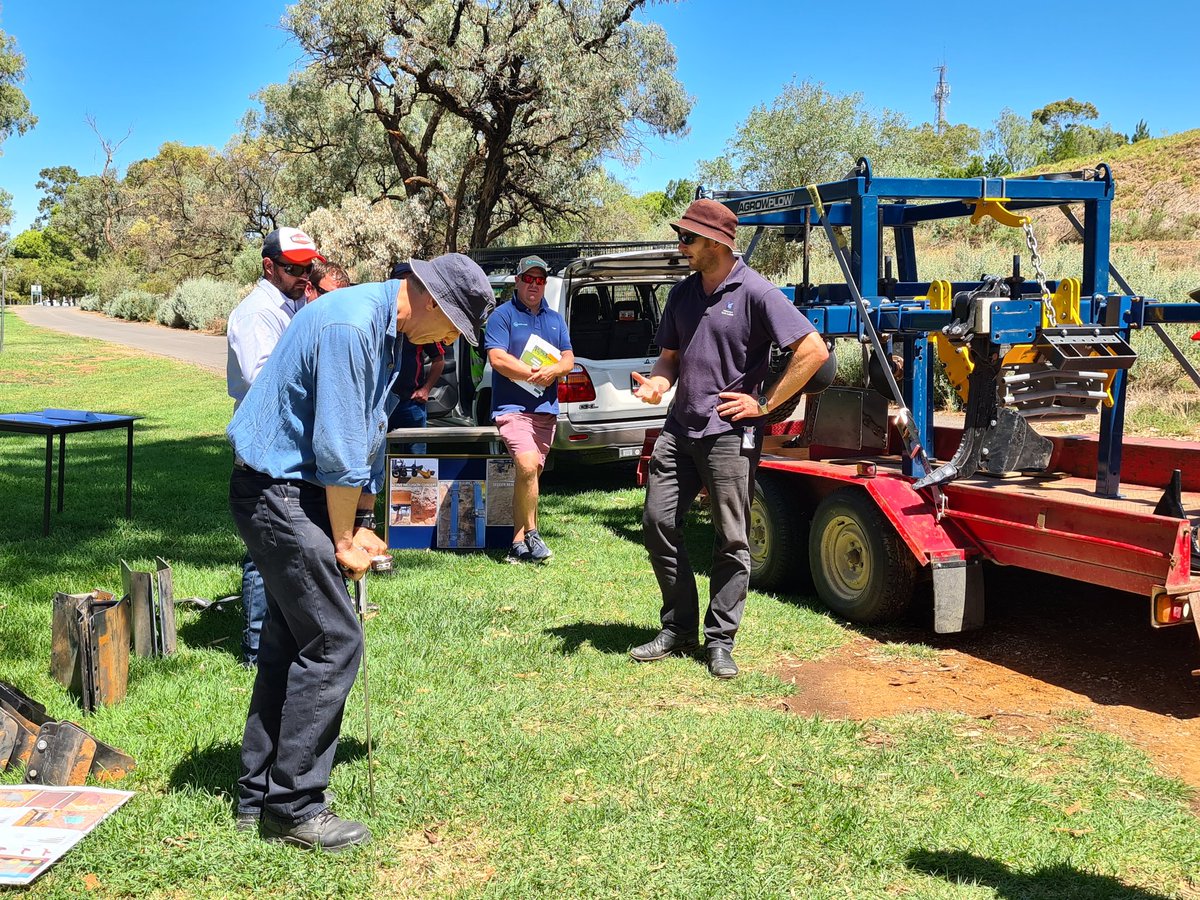 Knowing when to deep rip depends on soil compaction/restraints. Jack Desbiolles and Chris Saunders are showing us how effective penetrometers are in our Mildura MRU Deep RippingMasterclass. <a href="/MalleeCMA/">Mallee CMA</a> <a href="/UniversitySA/">UniSA</a>