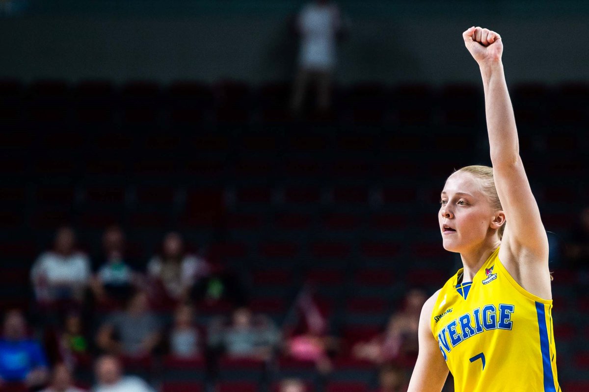 SvenskaSpel Samhälle (@svspel_samhalle) on Twitter photo Elitidrottsstipendiaten @LundquistKlara deltar i <a href="/basketse/">Svensk Basket 🏀🇸🇪</a> nya podd och berättar bl.a. om stipendiet och vad det betyder för henne. Lyssna här: spoti.fi/39GwQRy <a href="/RFidrotten/">Riksidrottsförbundet</a> Elitidrottsstipendiaten @LundquistKlara deltar i <a href="/basketse/">Svensk Basket 🏀🇸🇪</a> nya podd och berättar bl.a. om stipendiet och vad det betyder för henne. Lyssna här: spoti.fi/39GwQRy <a href="/RFidrotten/">Riksidrottsförbundet</a>