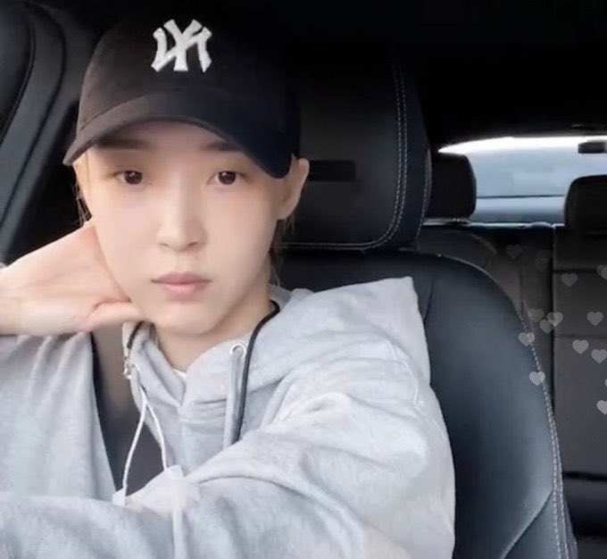 My Moonbyul in a cap folderA thread everyone asked for