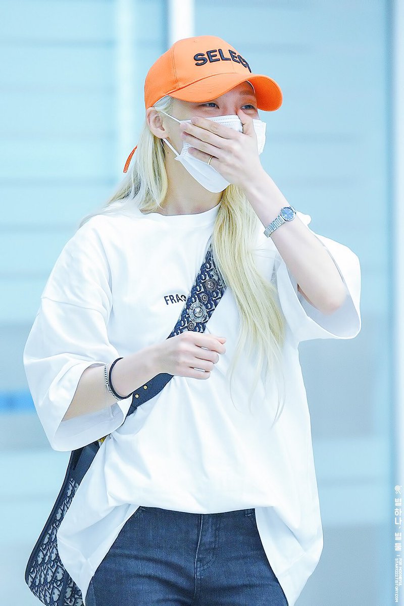 My Moonbyul in a cap folderA thread everyone asked for