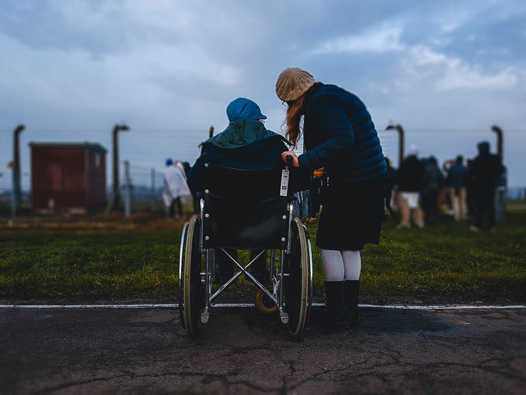 cabinetcaen's tweet photo. Proches #aidants, aidants familiaux, aidants naturels : comment rester en lien avec soi sans se perdre ?

Lien ---) https://t.co/jHYilexH5e

#vivremieux #accompagnants #addictions #maladies #Handicape #zoom #visio https://t.co/uISV9Lk0xm