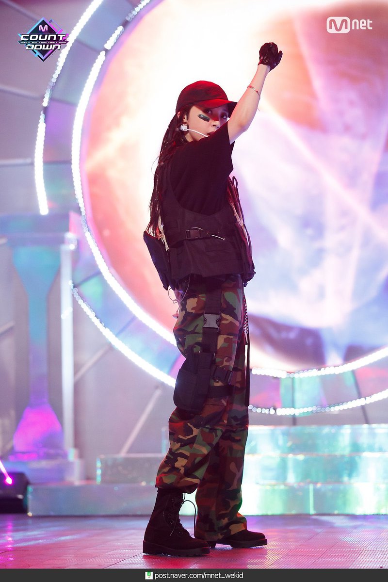 My Moonbyul in a cap folderA thread everyone asked for