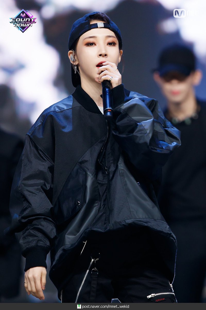 My Moonbyul in a cap folderA thread everyone asked for