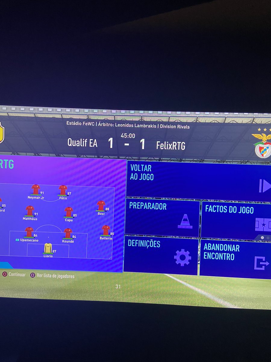 bernardocv98's tweet photo. Foi quase @JOliveira10_  🤣🤣 aí em casa é a Vodafone, aqui em casa é a nos 🙄 https://t.co/rPrnPr35un