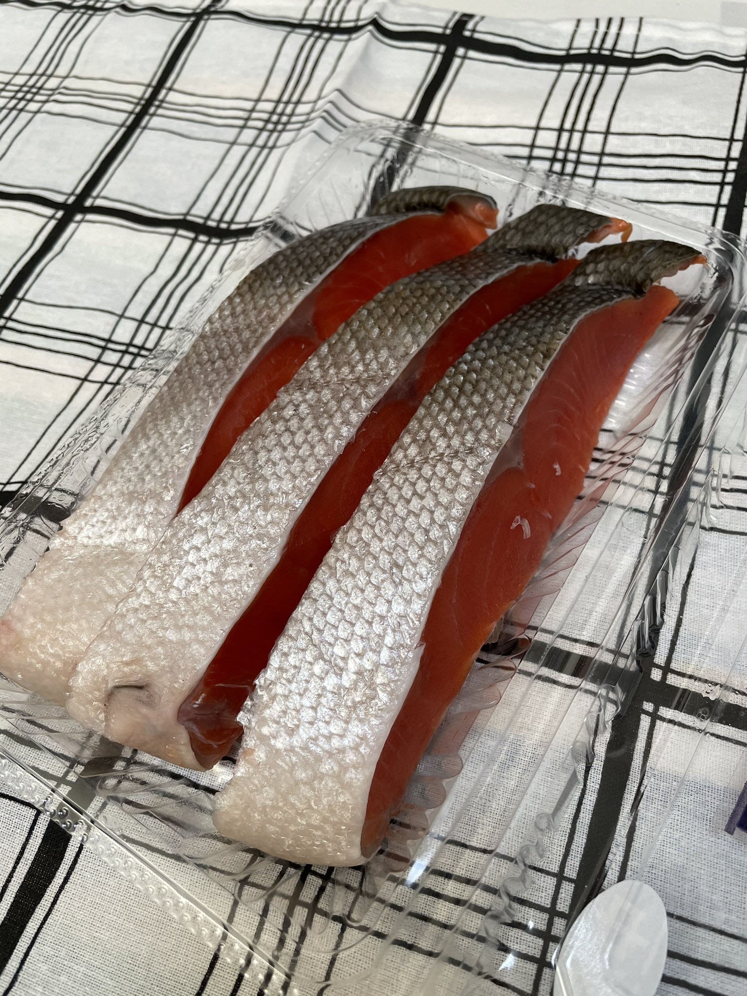 りょうぢまる 山梨大好き 甲府市の岡島百貨店で北海道物産展開催中 函館のシャケ買ってきた うまそー 北海道物産展 岡島百貨店 シャケ T Co Pytmemz6vh Twitter
