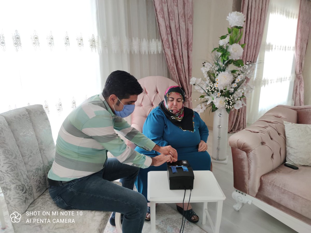 HatayNufus's tweet photo. Rahatsızlıklarından dolayı  müdürlüklerimize gelemeyen vatandaşlarımızın müracatları #AdresteNüfusHizmeti kapsamında @PayasNufus İlce Nüfus Müdürlüğümüzce alınmıştır.  #HayatınızınHerAnında yanınızda olmaya devam edeceğiz. @TCNufus @sefikaygol @HatayValiligi @nazmicicekk https://t.co/pYTpFzaFgW