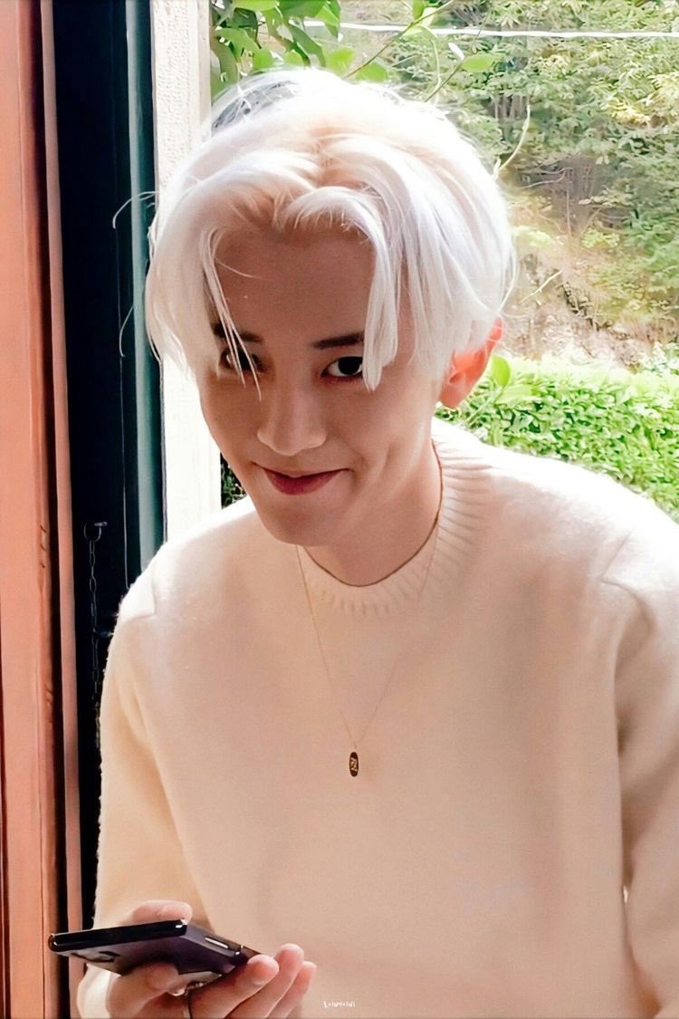 yoromoone's tweet photo. #박찬열_늘_네옆에_서있을게
#박찬열_소중해 #EXO #CHANYEOL 
@weareoneEXO @SMTOWNGLOBAL 
Our multitalented Chanyeol is back now 😭
EXO-L loves you so much ✨♥️ https://t.co/14cmNOwDKQ