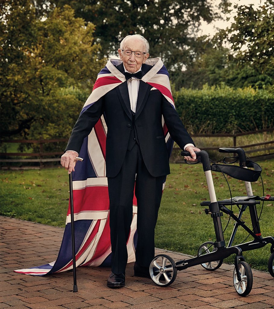 Sarah_DeeDee's tweet photo. A national treasure, a real life hero ❤ #CaptainSirTomMoore Thank you for your service, your incredible contribution to the NHS, but most importantly inspiring the world &amp; filling everyone with so much hope and light 💫 You will shine the brightest up there 💛 Rest in peace Sir https://t.co/mOcgZx1TzC