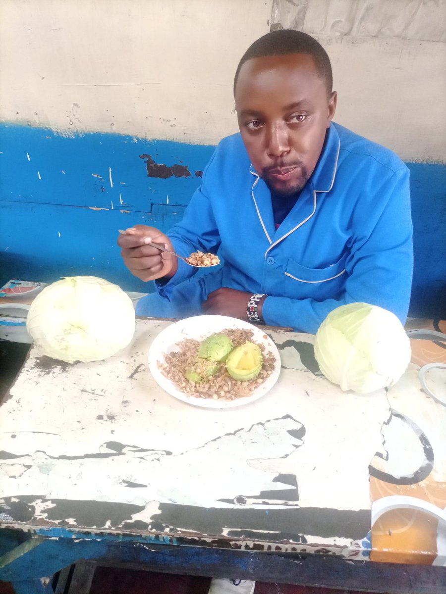 PaulWaraho's tweet photo. @al_yusra  wamepost ama wananingonja #Kibandaski o'clock 
Mautamuu Githeri Njeeri https://t.co/UqM4sOhT1C